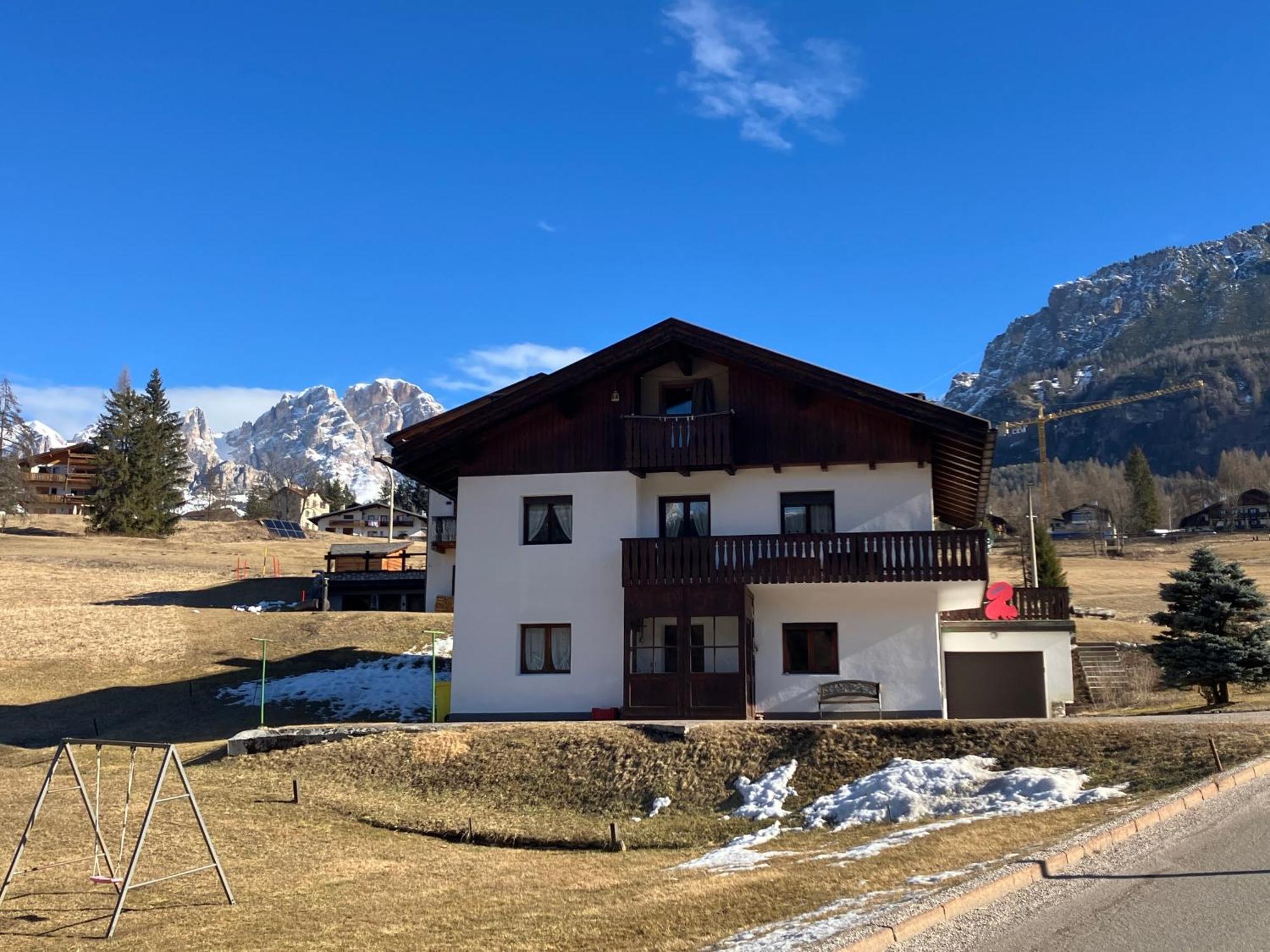 Affittacamere Iragidor Cortina dʼAmpezzo Exteriör bild
